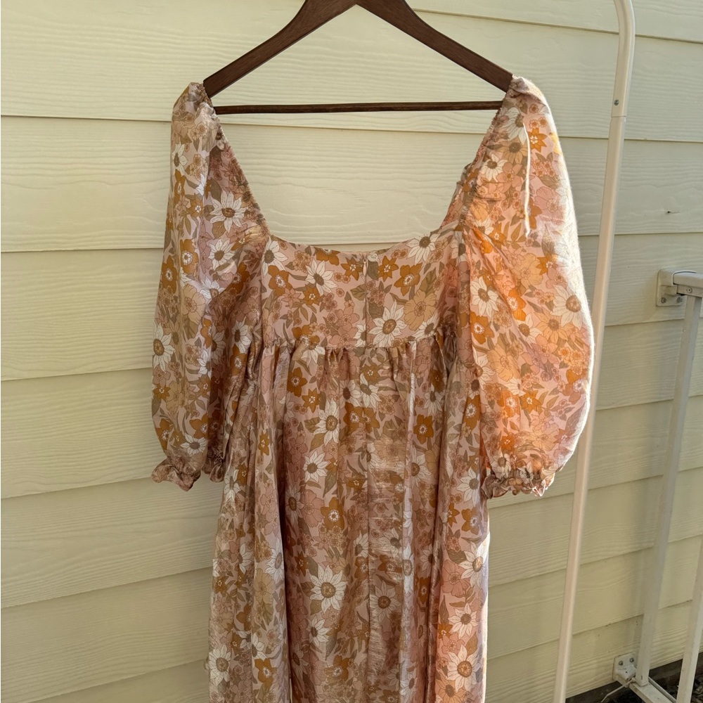 Storia Floral Midi Dress in Peach, White, and Brown